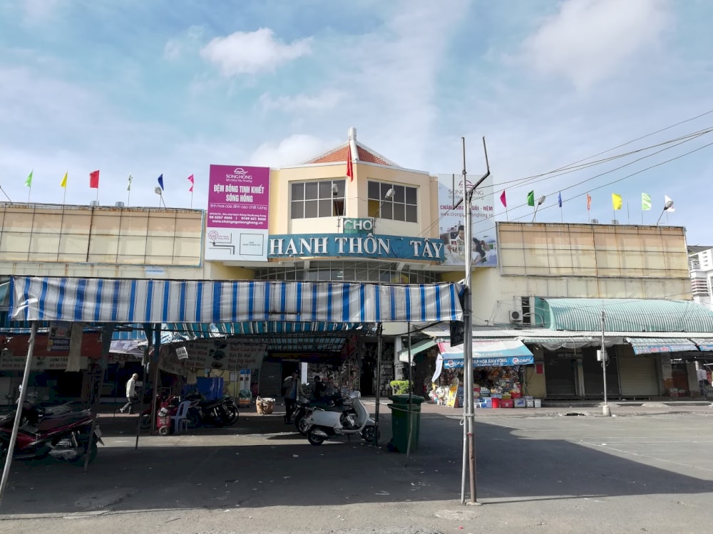 hanh thong tay market